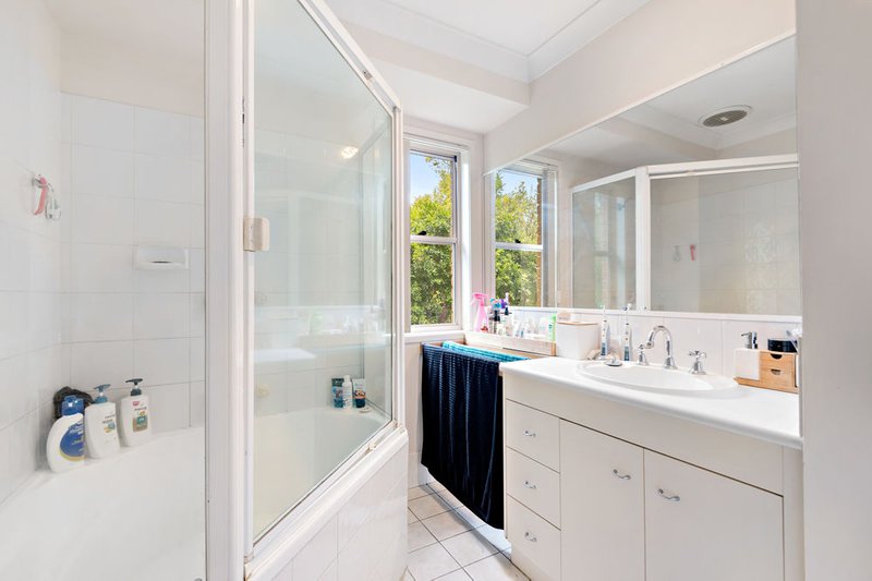 Photo - 4 Strathmere Place, Upper Kedron QLD 4055 - Image 11