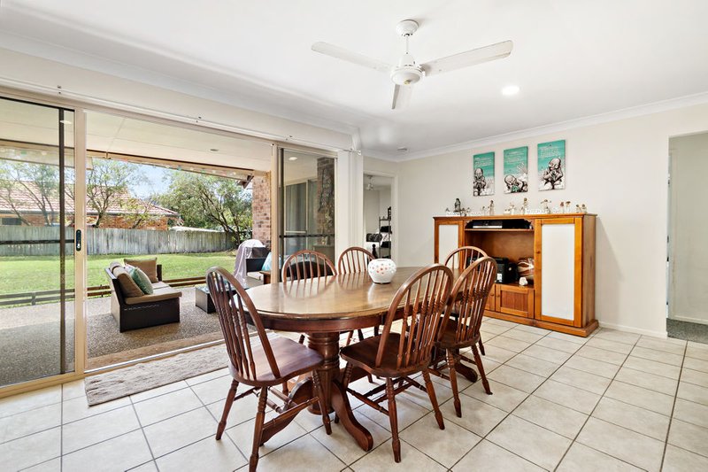 Photo - 4 Strathmere Place, Upper Kedron QLD 4055 - Image 12