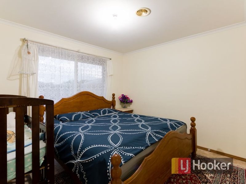 Photo - 4 Stratus Court, Hampton Park VIC 3976 - Image 11