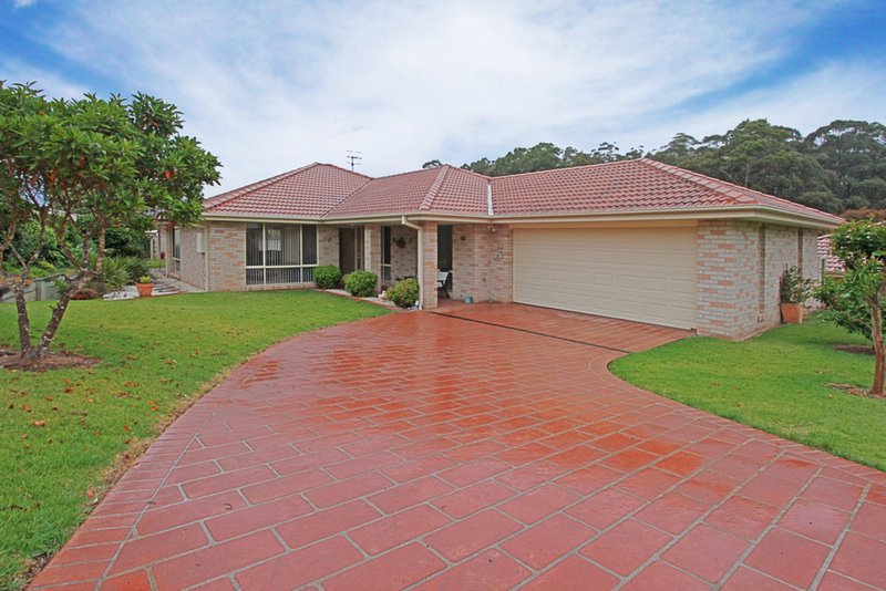 4 Stuart Place, Sunshine Bay NSW 2536