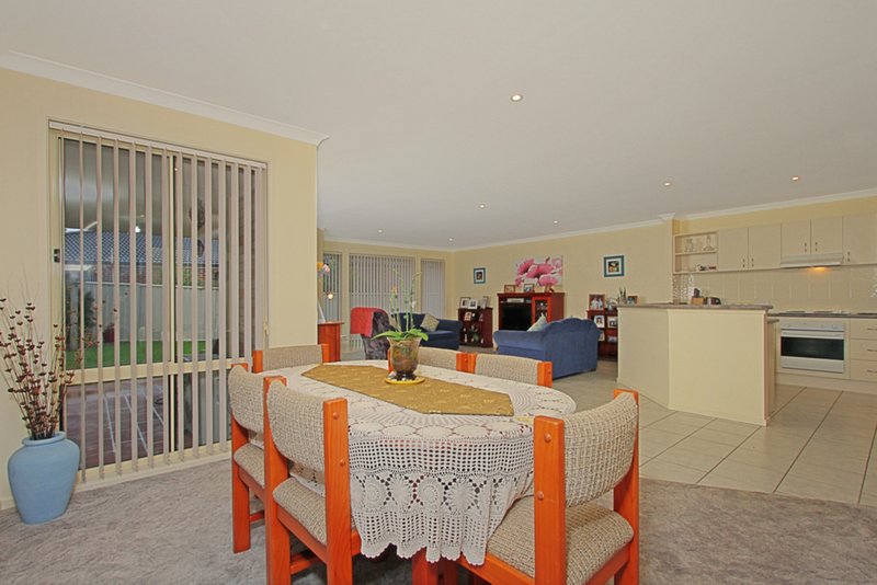 Photo - 4 Stuart Place, Sunshine Bay NSW 2536 - Image 4