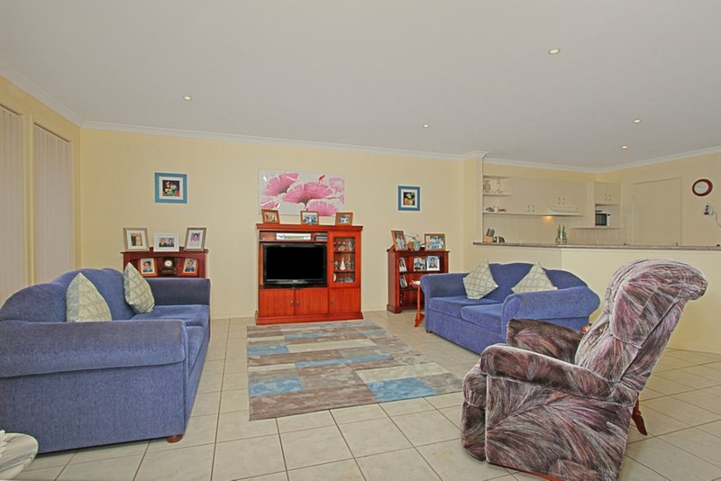 Photo - 4 Stuart Place, Sunshine Bay NSW 2536 - Image 5