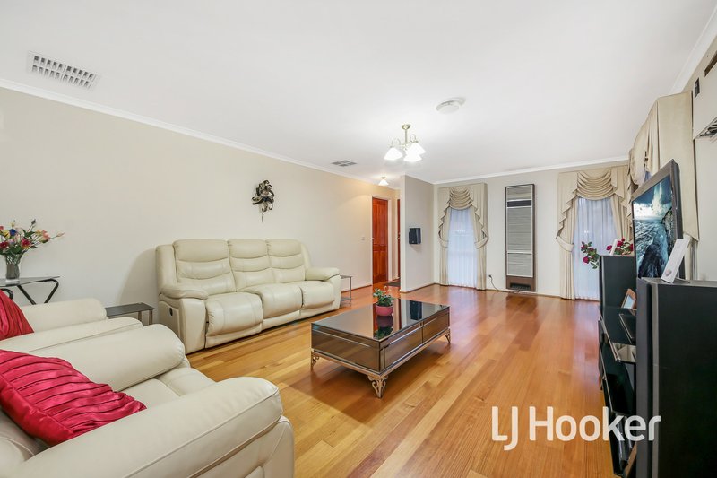 Photo - 4 Sue Court, Hampton Park VIC 3976 - Image 7