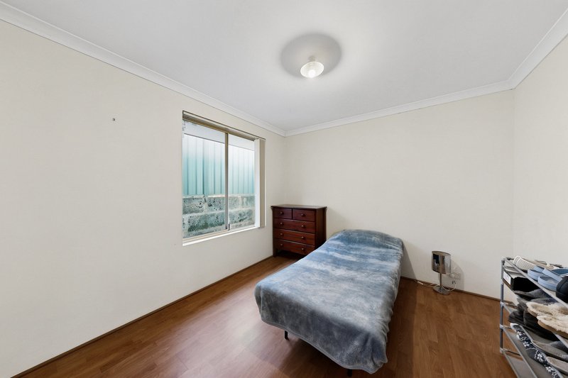 Photo - 4 Sugarloaf Close, Merriwa WA 6030 - Image 2
