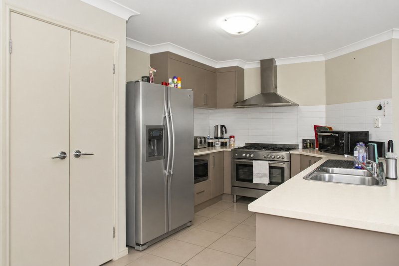 Photo - 4 Summerlea Crescent, Ormeau QLD 4208 - Image 2