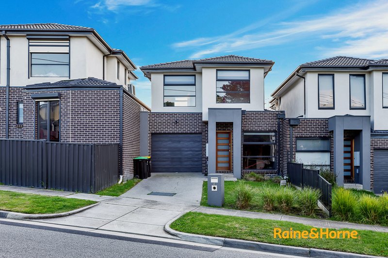 4 Sunline Avenue, Noble Park North VIC 3174