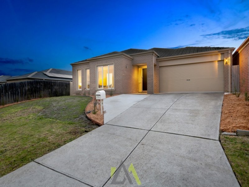 4 Sunny Vale Drive, Langwarrin VIC 3910