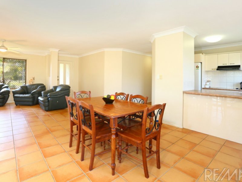 Photo - 4 Sunnybrae Cl , Merrimac QLD 4226 - Image 5