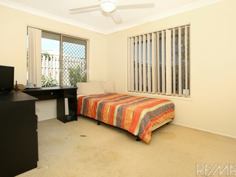 Photo - 4 Sunnybrae Cl , Merrimac QLD 4226 - Image 14