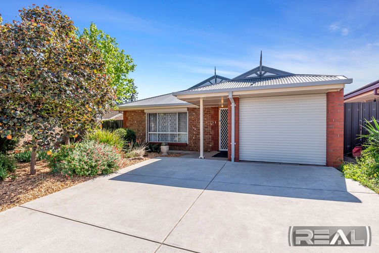 Photo - 4 Sunshine Place, Blakeview SA 5114 - Image 2