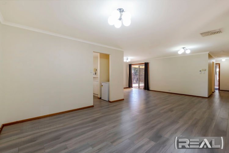 Photo - 4 Sunshine Place, Blakeview SA 5114 - Image 6