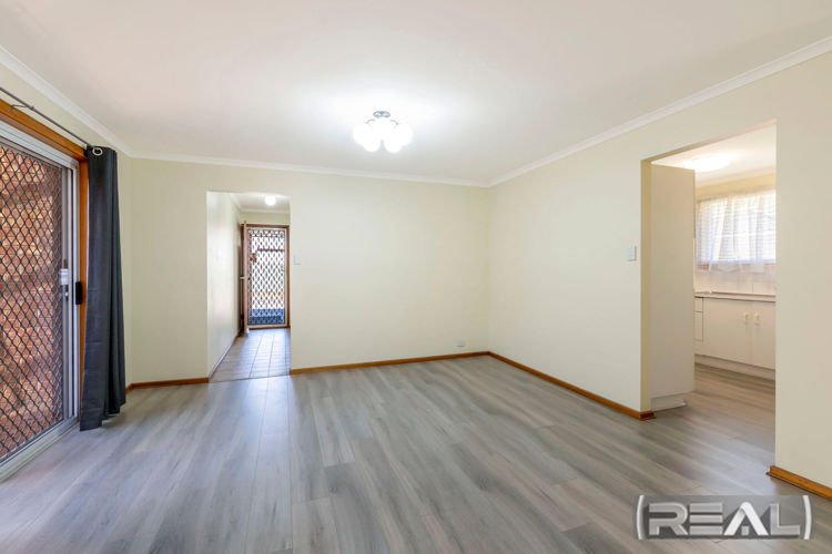 Photo - 4 Sunshine Place, Blakeview SA 5114 - Image 7