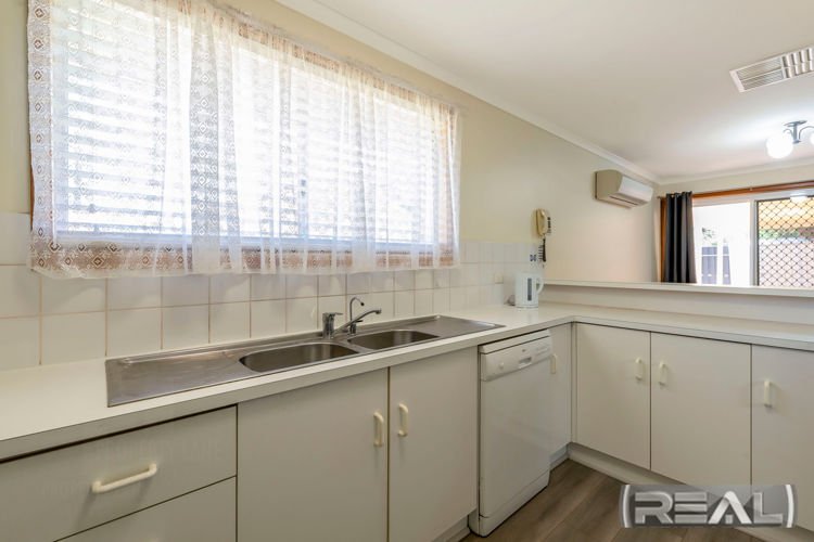 Photo - 4 Sunshine Place, Blakeview SA 5114 - Image 9