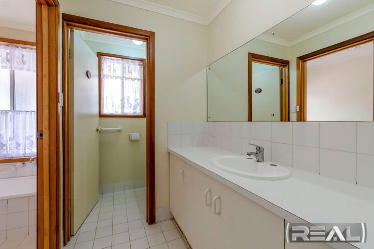 Photo - 4 Sunshine Place, Blakeview SA 5114 - Image 15