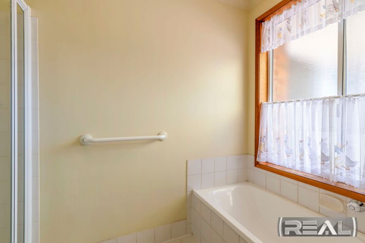 Photo - 4 Sunshine Place, Blakeview SA 5114 - Image 16