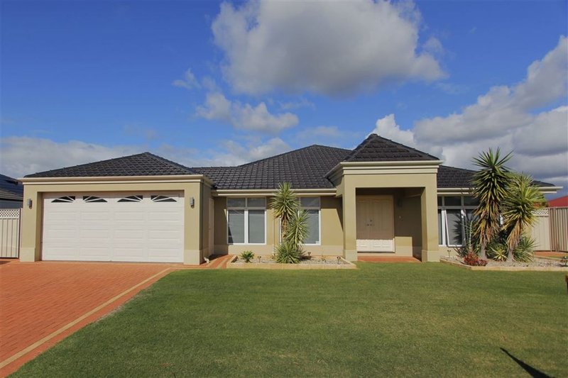 Photo - 4 Sunstone Brace , Australind WA 6233 - Image 12