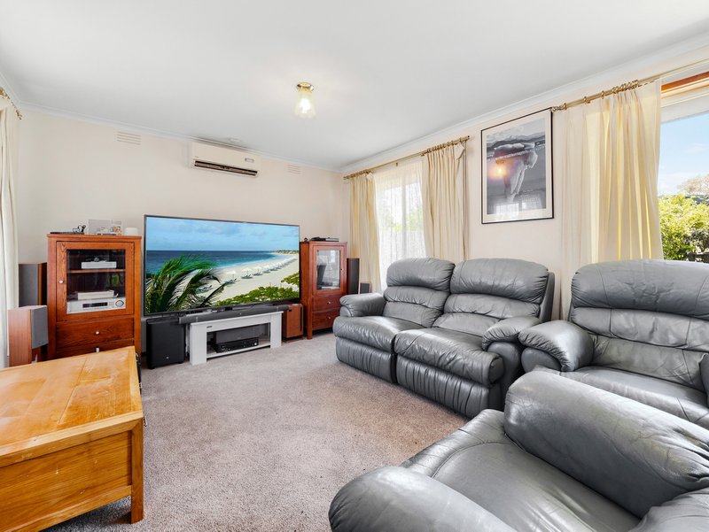 Photo - 4 Susan Court, Cranbourne VIC 3977 - Image 6