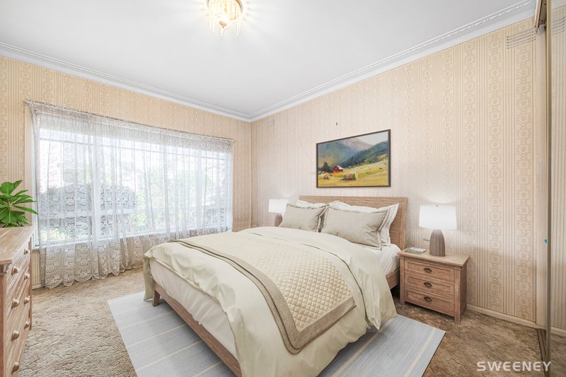 Photo - 4 Swan Court, Newport VIC 3015 - Image 8