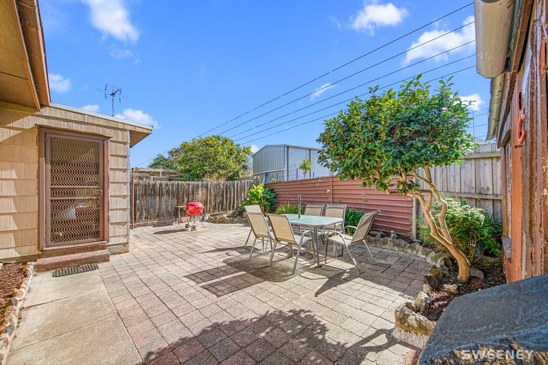 Photo - 4 Swan Court, Newport VIC 3015 - Image 12