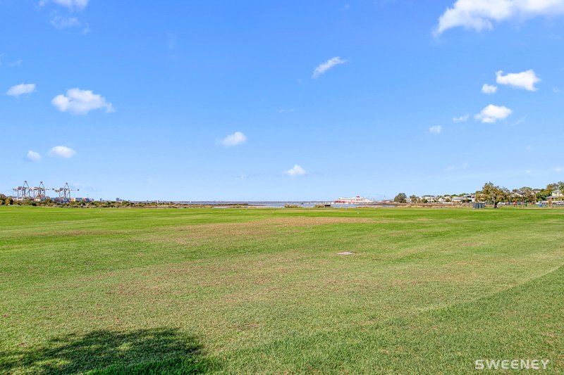 Photo - 4 Swan Court, Newport VIC 3015 - Image 15