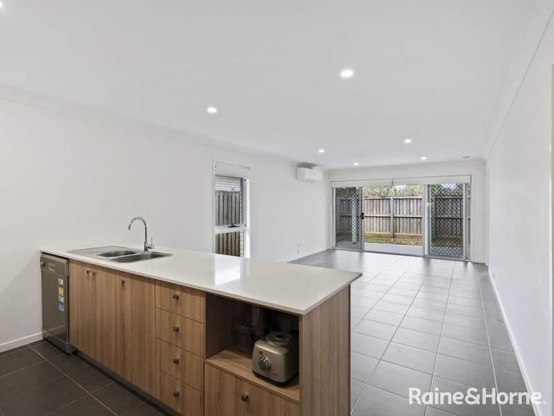 Photo - 4 Swansea Circuit, Redland Bay QLD 4165 - Image 3