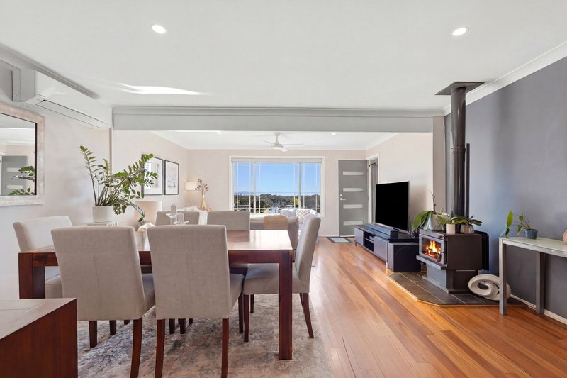 Photo - 4 Talara Avenue, Bateau Bay NSW 2261 - Image 2