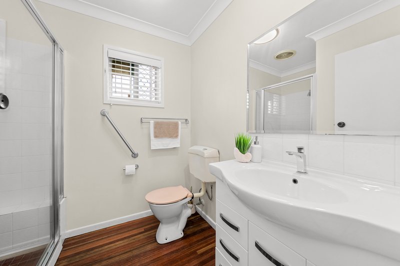 Photo - 4 Tallis Street, Macgregor QLD 4109 - Image 4