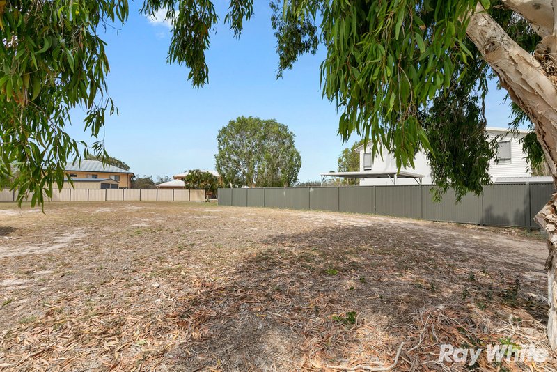 Photo - 4 Tamarind Close, Burrum Heads QLD 4659 - Image 3