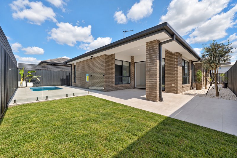 Photo - 4 Tamarind Crescent, Park Ridge QLD 4125 - Image 1