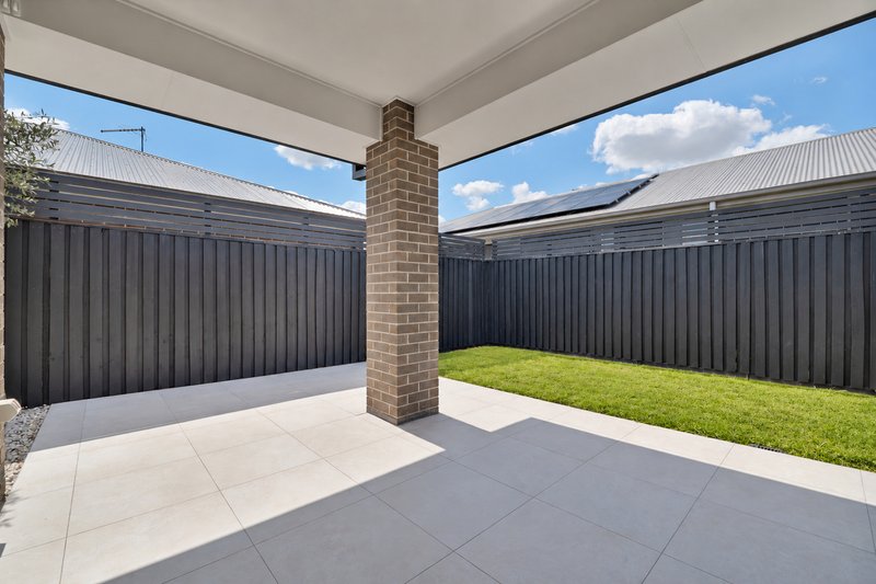 Photo - 4 Tamarind Crescent, Park Ridge QLD 4125 - Image 20