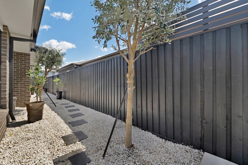 Photo - 4 Tamarind Crescent, Park Ridge QLD 4125 - Image 22