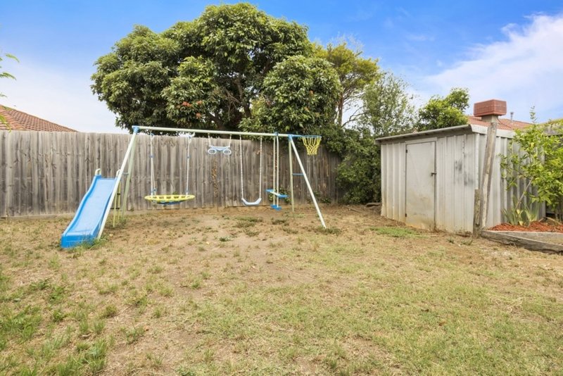 Photo - 4 Tamarind Crescent, Werribee VIC 3030 - Image 10