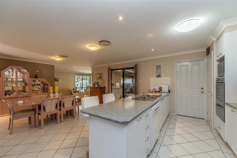 Photo - 4 Tandanus Court, Oxenford QLD 4210 - Image 4