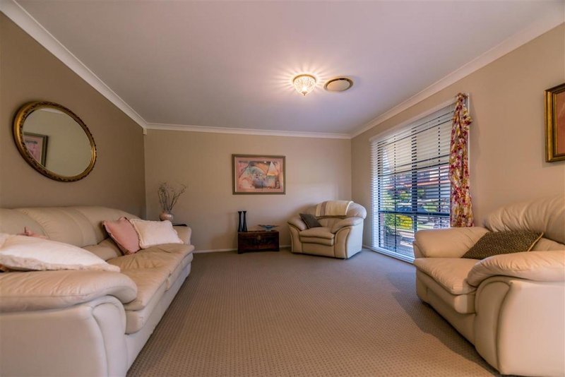 Photo - 4 Tandanus Court, Oxenford QLD 4210 - Image 7