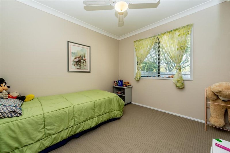 Photo - 4 Tandanus Court, Oxenford QLD 4210 - Image 11