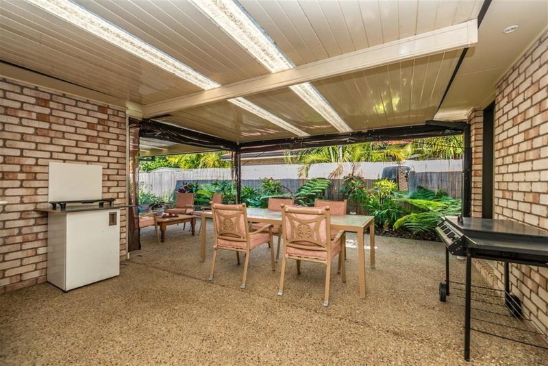 Photo - 4 Tandanus Court, Oxenford QLD 4210 - Image 13