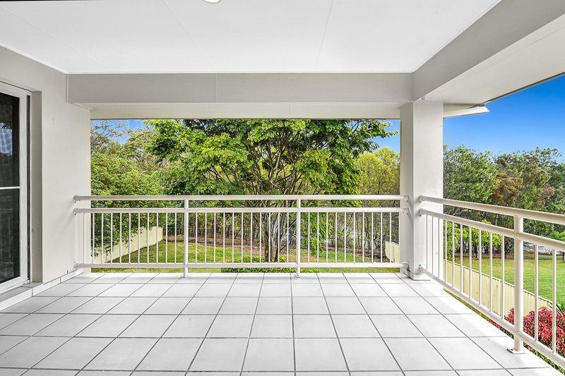 Photo - 4 Tanzen Drive, Arundel QLD 4214 - Image 9