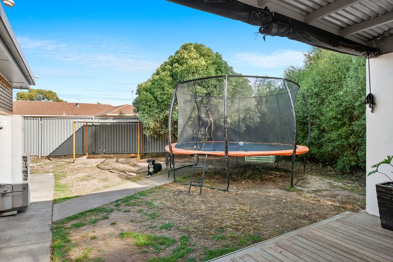 Photo - 4 Tarn Place, Wendouree VIC 3355 - Image 17