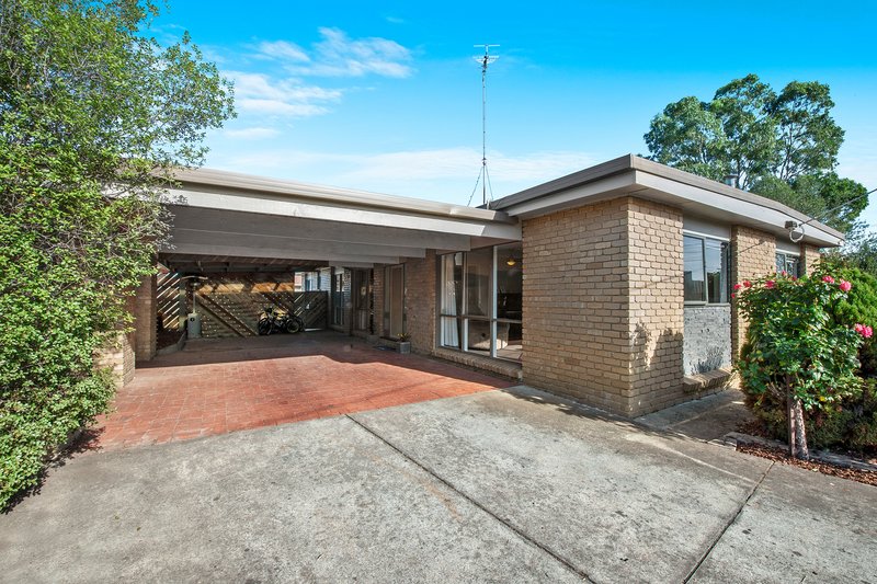 Photo - 4 Tarn Place, Wendouree VIC 3355 - Image 21