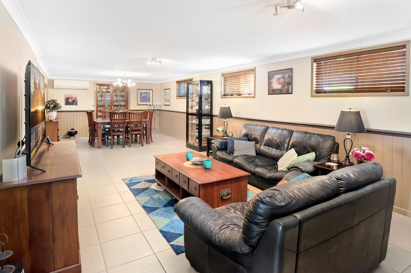 Photo - 4 Tarnook Drive, Ferny Hills QLD 4055 - Image 4