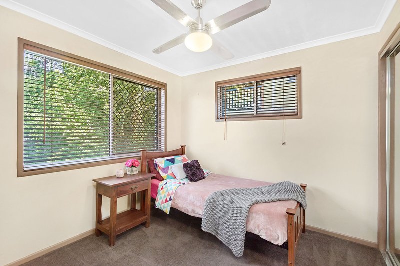 Photo - 4 Tarnook Drive, Ferny Hills QLD 4055 - Image 9