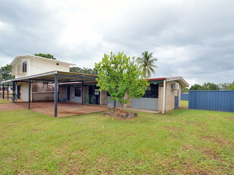 Photo - 4 Tarquin Court, Rocky Point QLD 4874 - Image 2