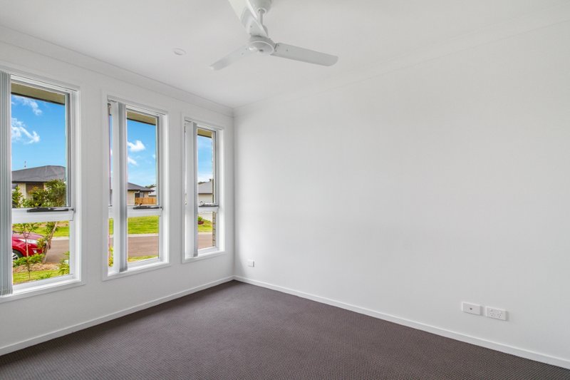 Photo - 4 Tartan Street, Gleneagle QLD 4285 - Image 5