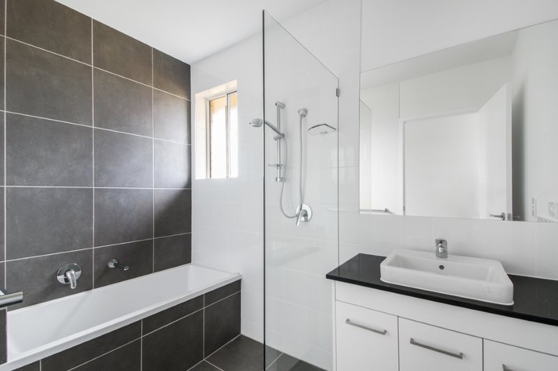 Photo - 4 Tartan Street, Gleneagle QLD 4285 - Image 10