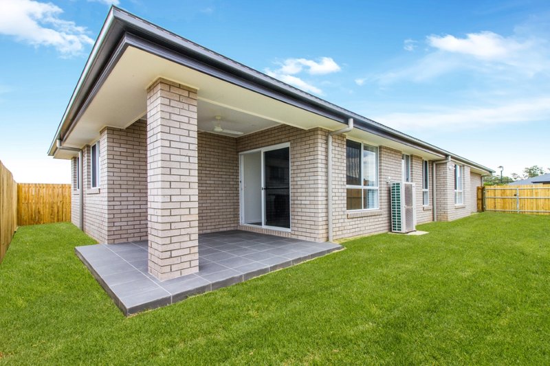 Photo - 4 Tartan Street, Gleneagle QLD 4285 - Image 11