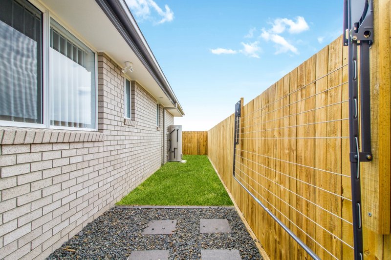 Photo - 4 Tartan Street, Gleneagle QLD 4285 - Image 12