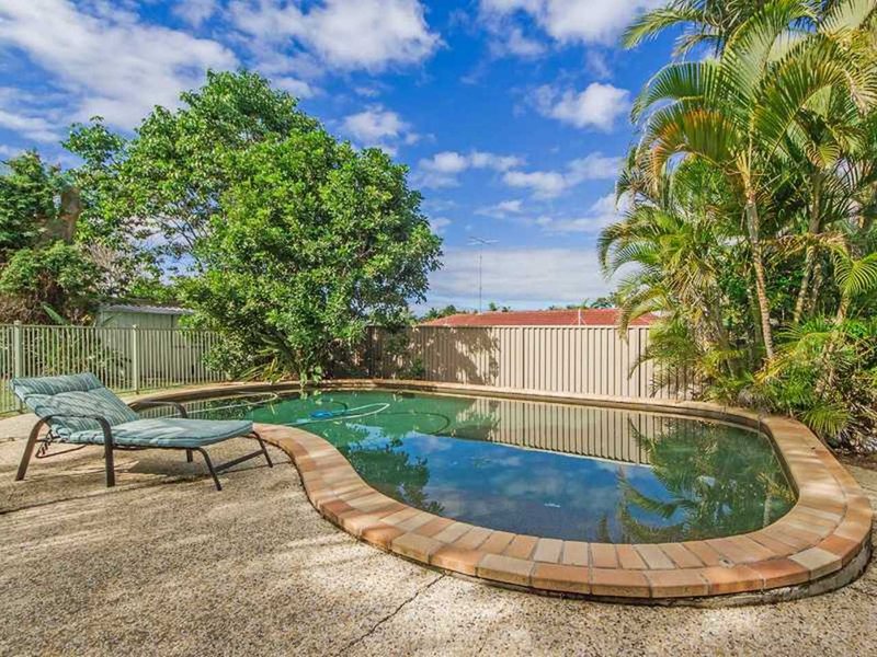 Photo - 4 Teak Place, Ashmore QLD 4214 - Image 4