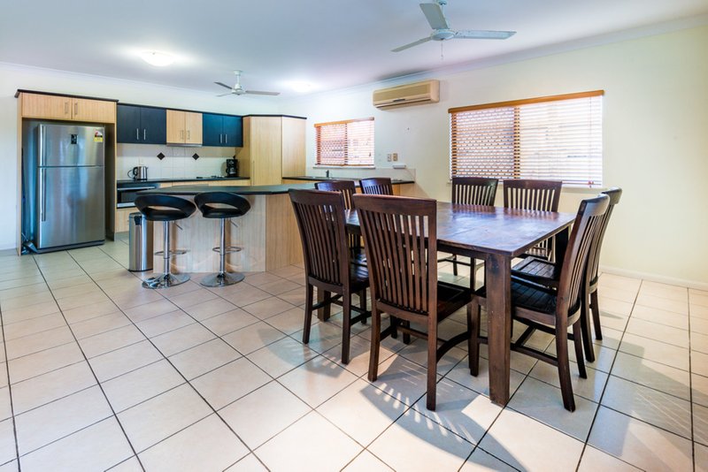 Photo - 4 Teewah Close, Kewarra Beach QLD 4879 - Image 6