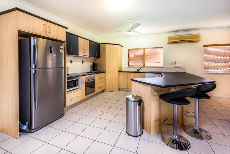 Photo - 4 Teewah Close, Kewarra Beach QLD 4879 - Image 7