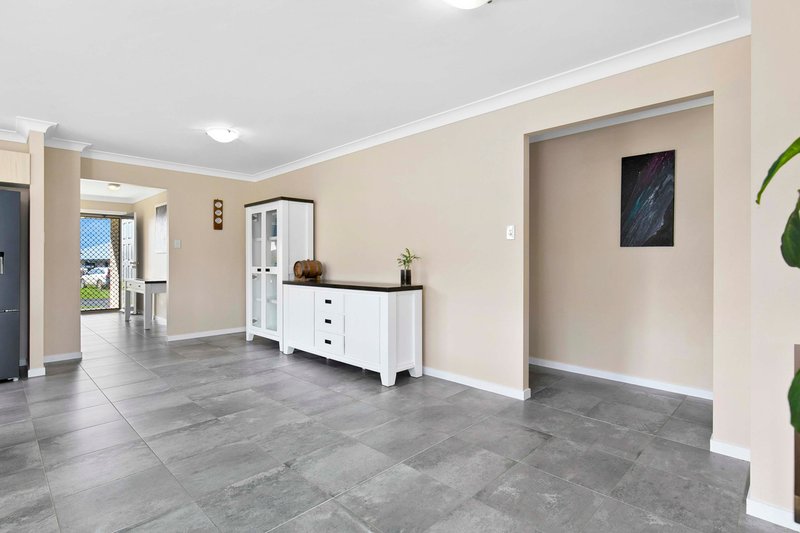 Photo - 4 Teresa Street, Nikenbah QLD 4655 - Image 7